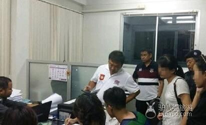 相关部门安置游客