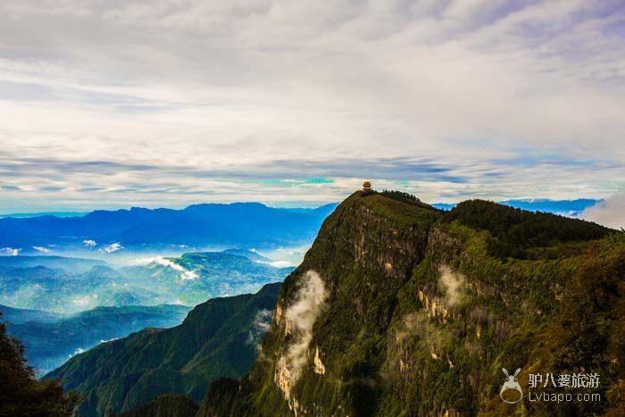 峨眉山