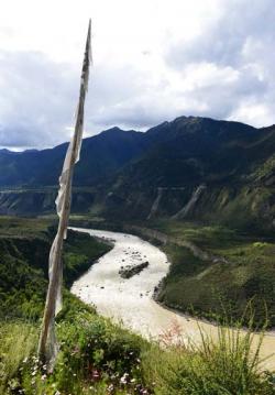 雅鲁藏布大峡谷景点介绍